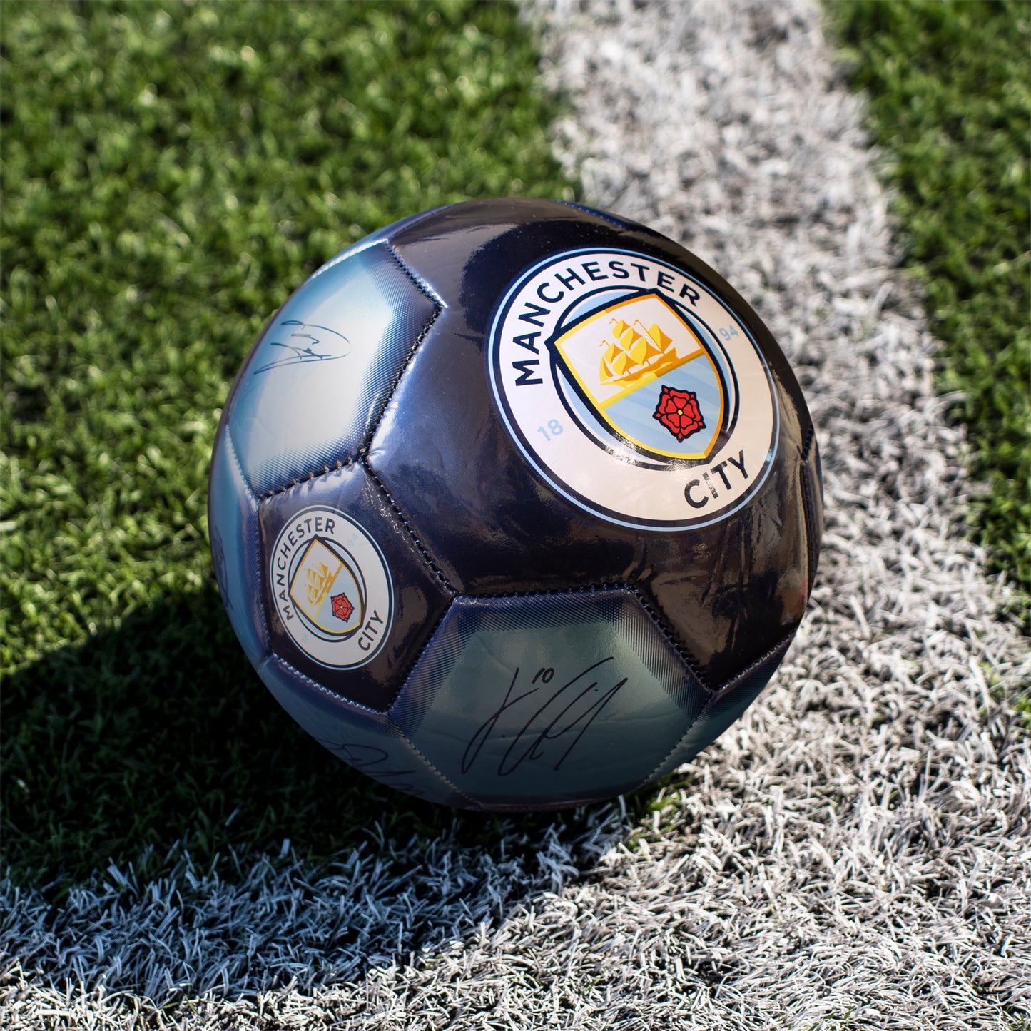 Manchester City F.C. Metallic Size 5 Signature Football