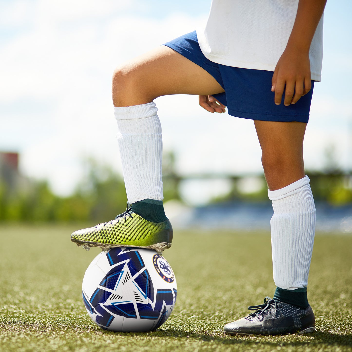 Chelsea Size 5 NOVA Textured Football