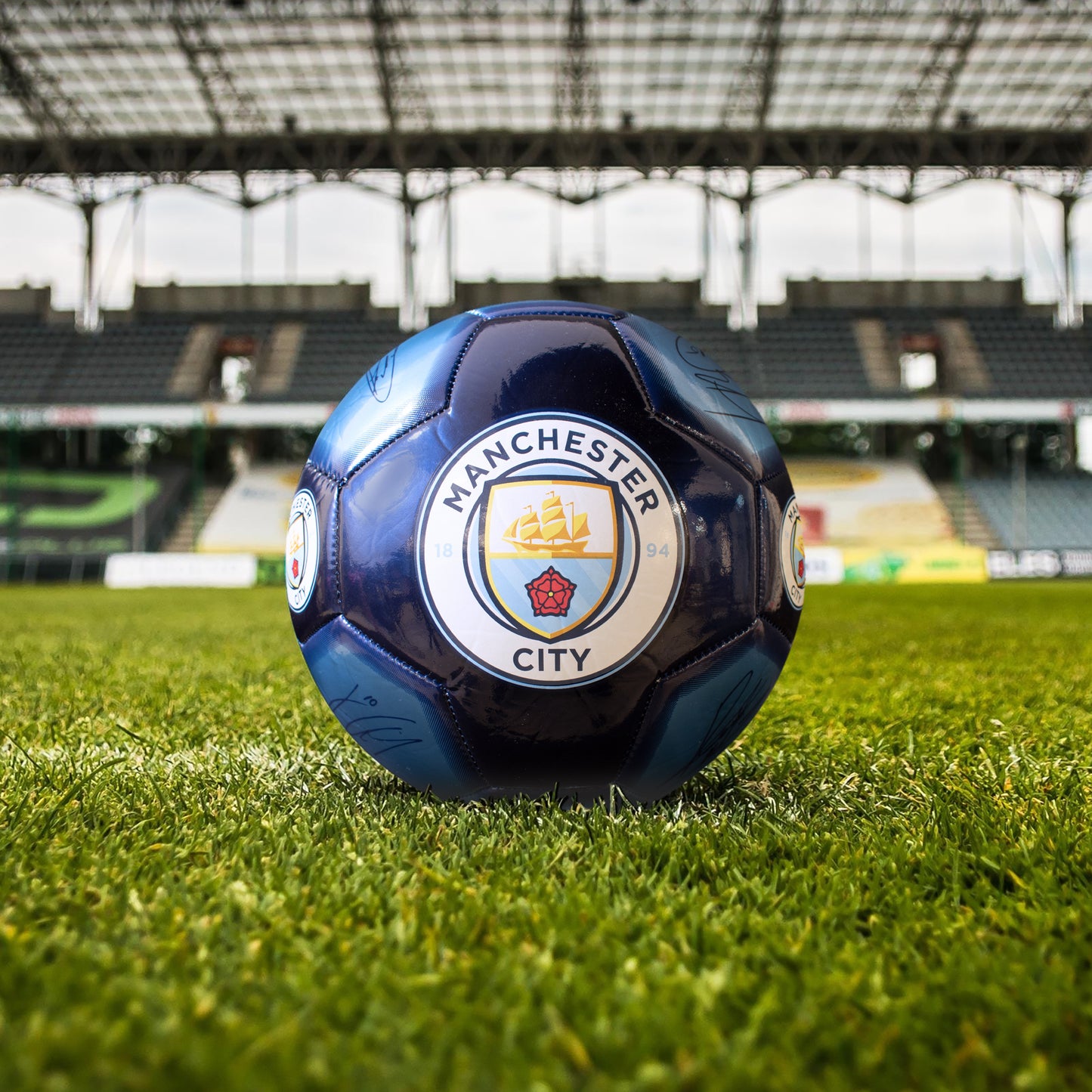 Manchester City F.C. Metallic Size 5 Signature Football