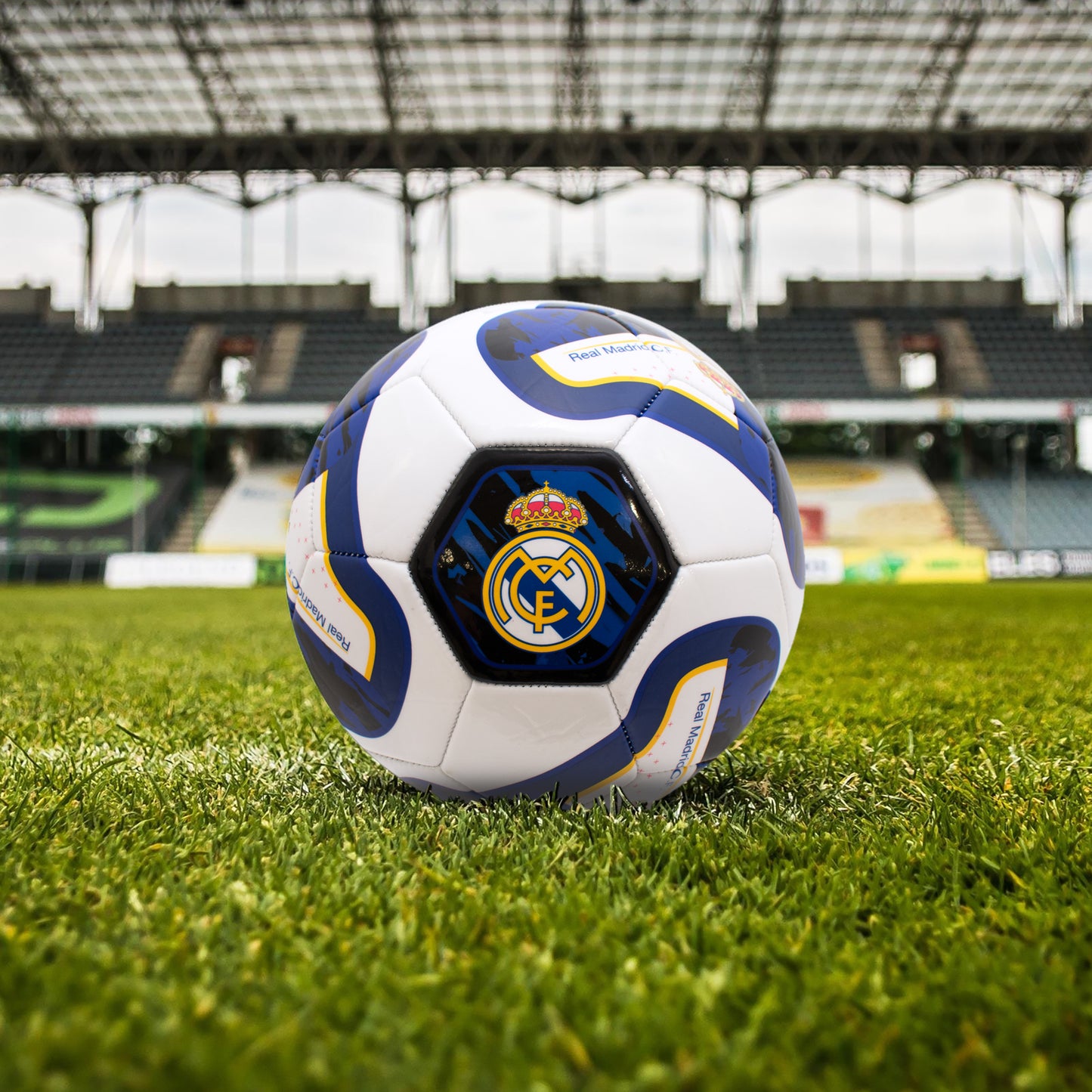 Real Madrid CF Tracer Football